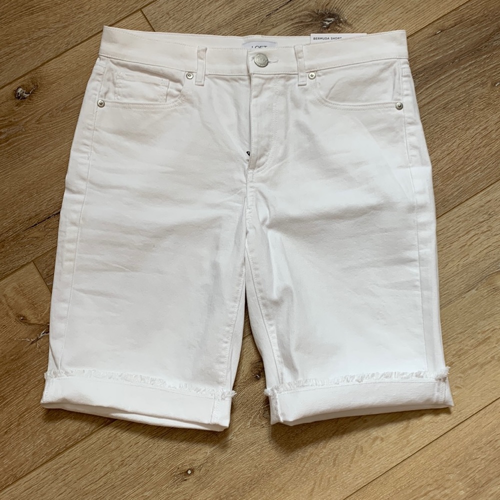 Loft Bermuda shorts white mid rise 6 NWT